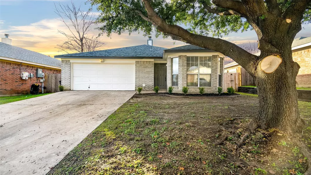 8187 Spruce Valley Drive, Fort Worth, TX 76137