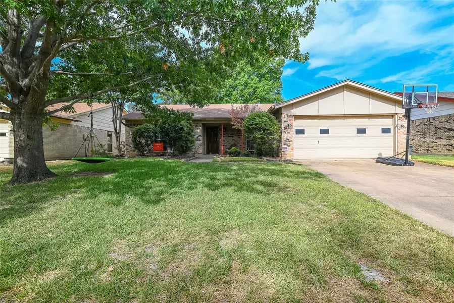 1845 Tracey Circle, Irving, TX 75060