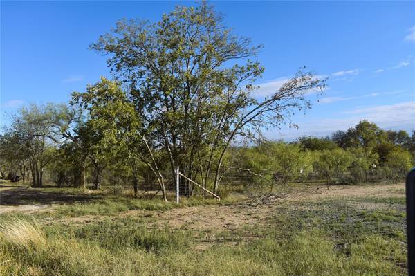 1607 N Davidson, Brady, TX 76825