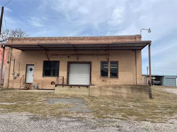 Bonham, TX 75418,101 N Center Street