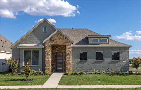 2402 Amesbury Drive, Midlothian, TX 76065