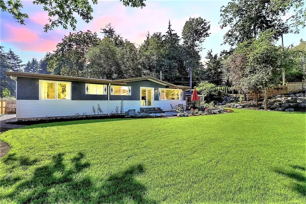 Lantzville, BC V0R 2H0,7800 Lantzville Rd