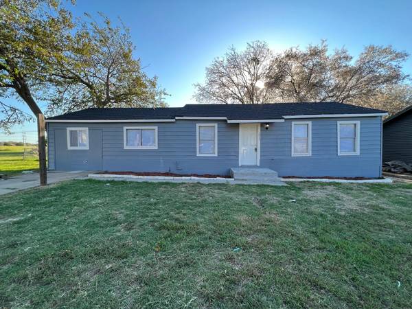 1013 Manning Street, Grand Prairie, TX 75051