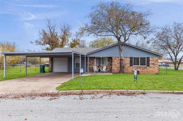 301 Kathleen,  Iowa Park,  TX 76367