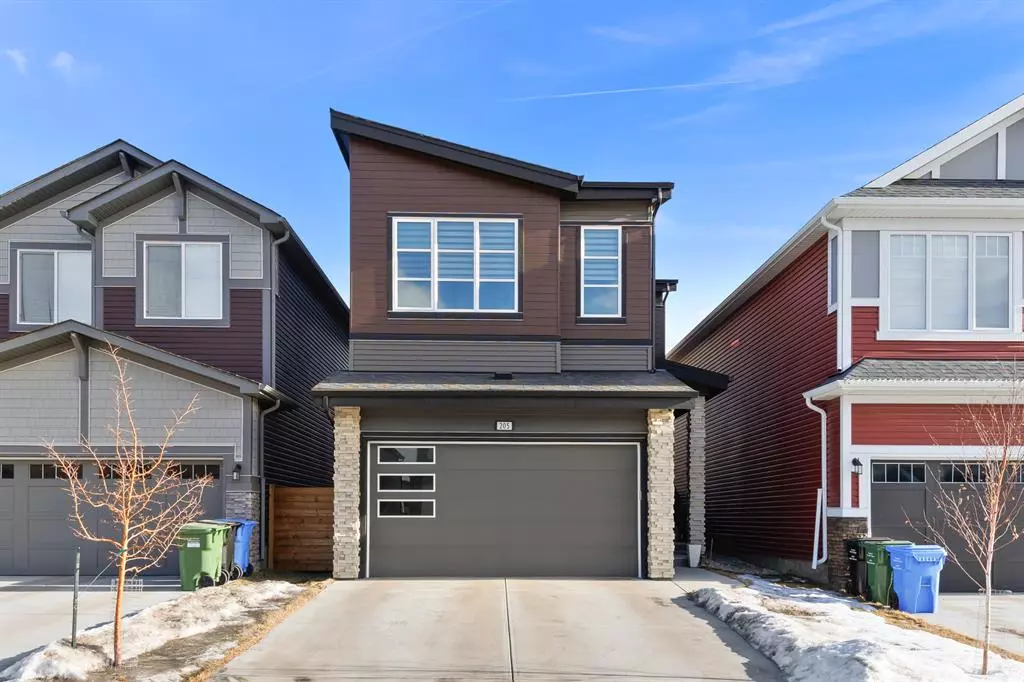 Calgary, AB T3P 1H9,205 Lucas CRES NW