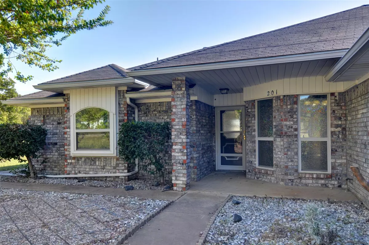 Burleson, TX 76028,201 Live Oak Lane