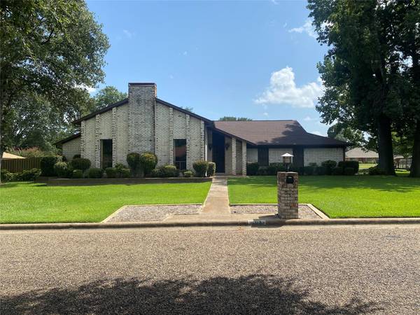 504 Southgate Drive, Mount Pleasant, TX 75455