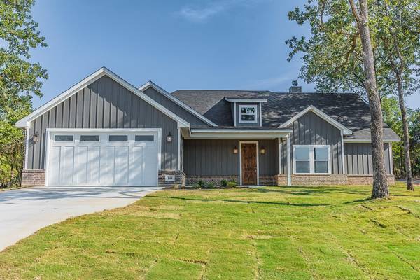 144 Greyhound Lane, Poolville, TX 76487