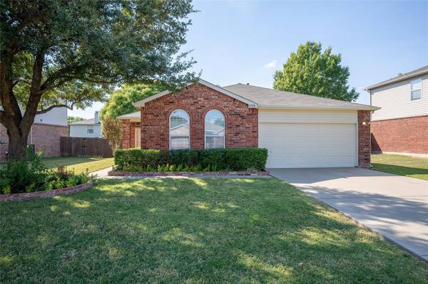 8200 Serenity Way, Denton, TX 76210