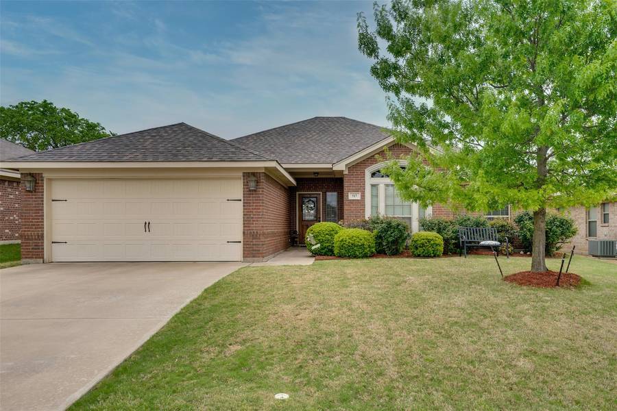 517 Alexandria Lane, Joshua, TX 76058