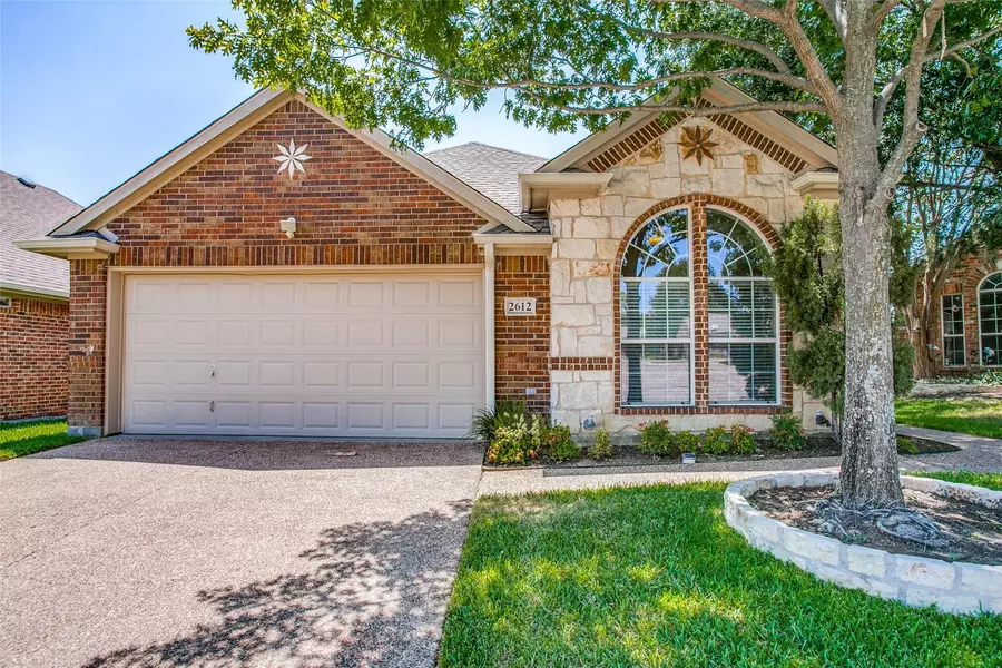 2612 Britany Circle, Bedford, TX 76022