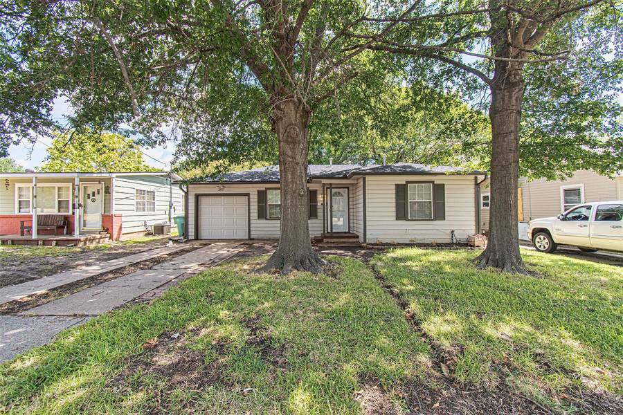 2015 N Crockett Street, Sherman, TX 75092