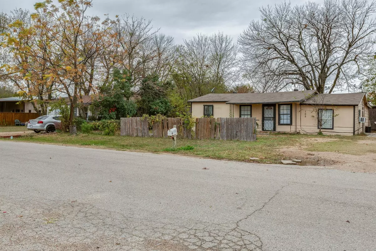 Seagoville, TX 75159,105 Apple Street