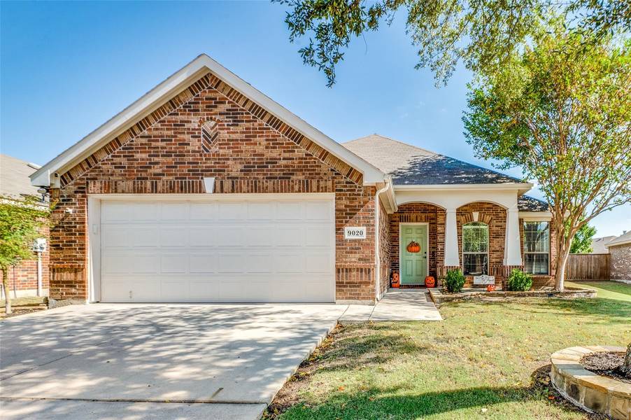 9020 Dry Creek Drive, Fort Worth, TX 76244