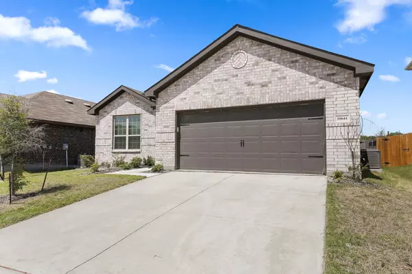 10644 High Ridge Lane, Fort Worth, TX 76108