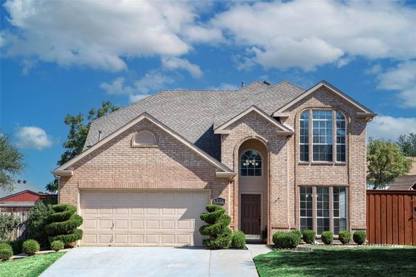 337 Sweet Leaf Lane, Lake Dallas, TX 75065