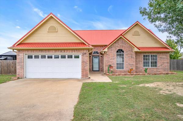 130 Posey Lake Drive, Edgewood, TX 75117