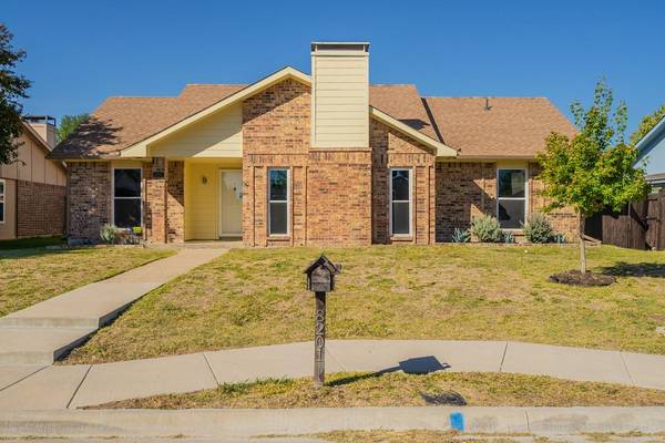 8201 Kensington Drive, Rowlett, TX 75088