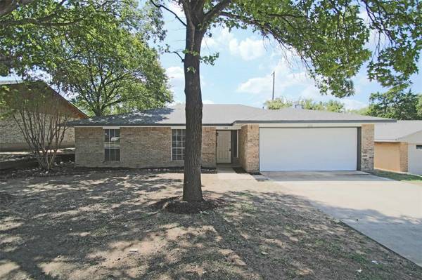 326 Halo Street, Duncanville, TX 75137