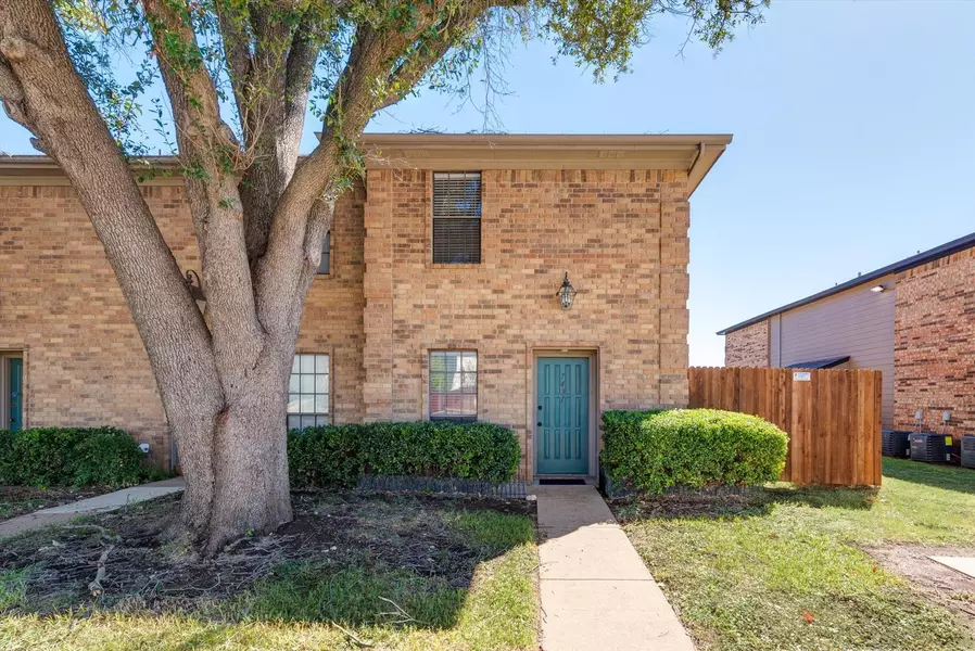 7431 Kingswood Circle, Fort Worth, TX 76133