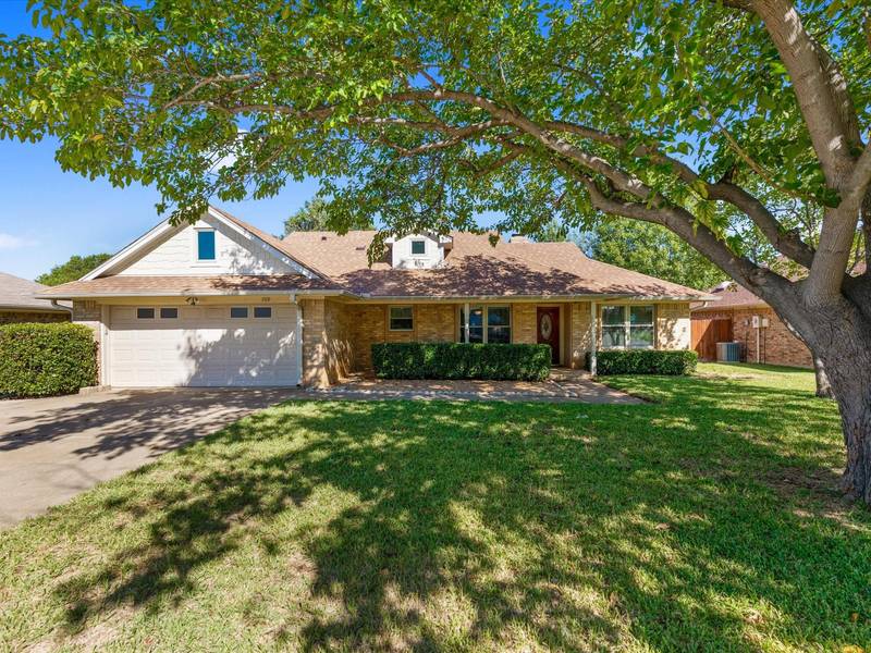 709 Oak Lane, Grapevine, TX 76051