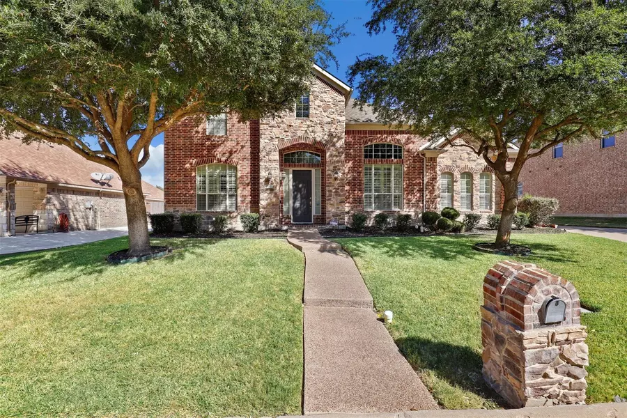 702 Walnut Bend Drive, Mansfield, TX 76063