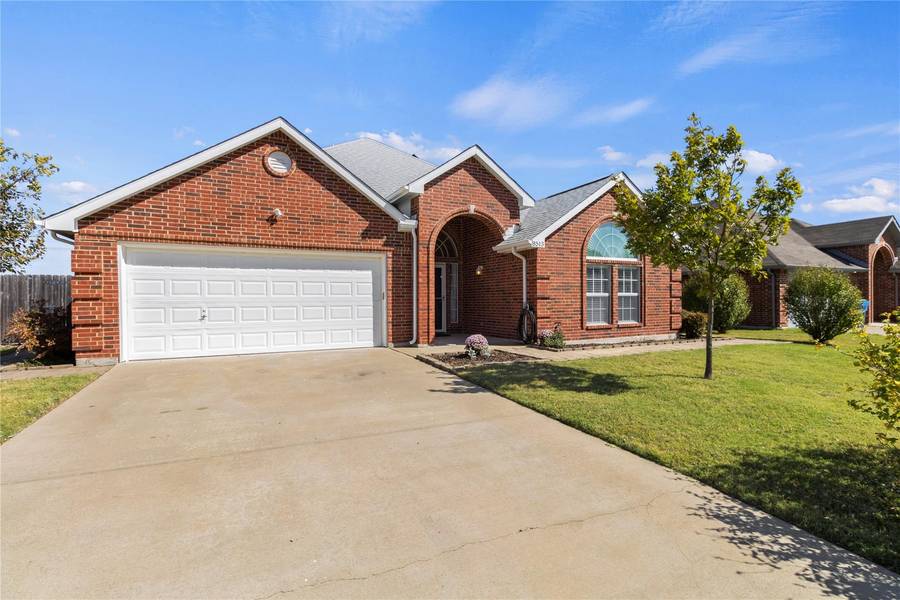 8513 Holland Avenue, Rowlett, TX 75089