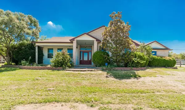 3945 Chisholm Trail, Crowley, TX 76036