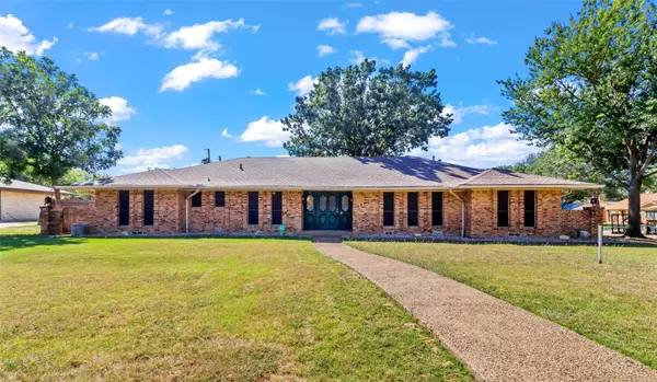 2915 Brookhollow Drive, Denton, TX 76207