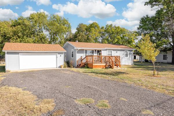 435 Kerens Street, Nevada, TX 75173