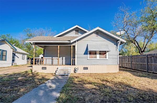 725 W Green Street,  Stephenville,  TX 76401