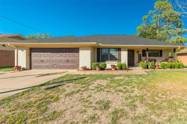 2506 Burnett Drive, Greenville, TX 75402