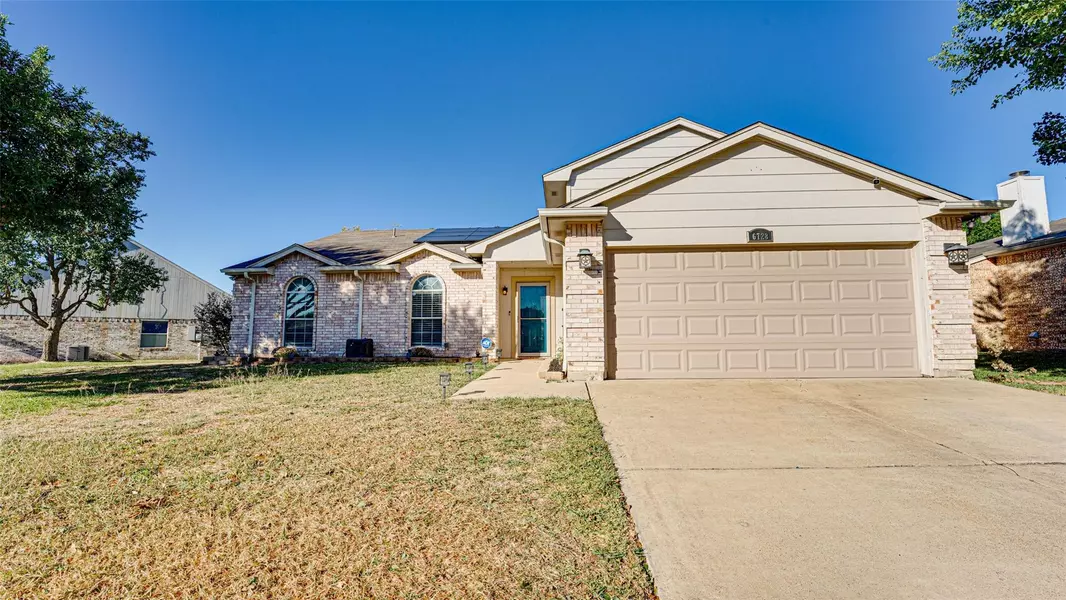 6728 White Tail Lane, Arlington, TX 76002