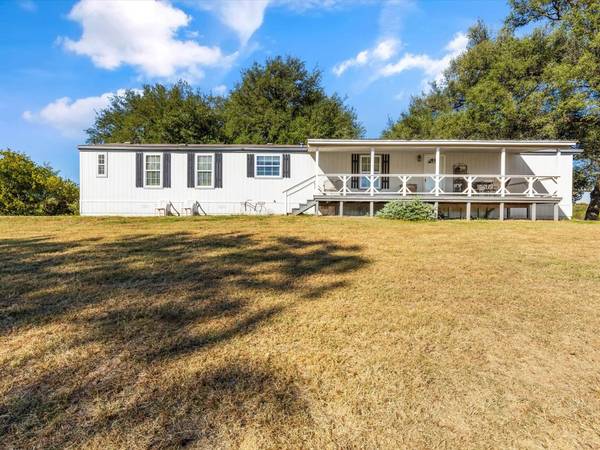 421 Red Bluff Circle, Millsap, TX 76066