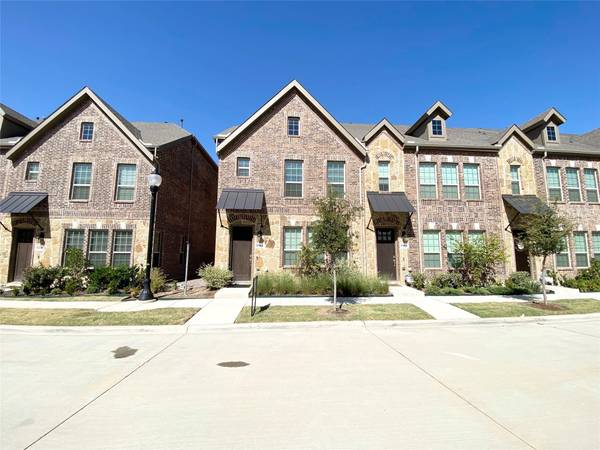 2421 Klamath Drive, Lewisville, TX 75056