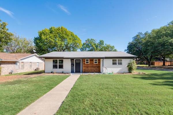 459 Holly Street, Grapevine, TX 76051