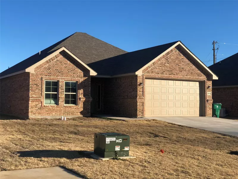 801 Darter Court, Pottsboro, TX 75076