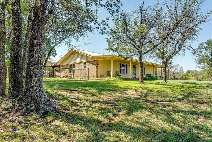 1936 S Highway 144 #D, Glen Rose, TX 76043