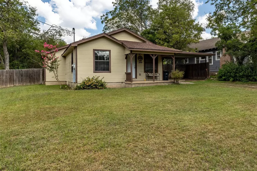 309 E 4th Street, Weatherford, TX 76086