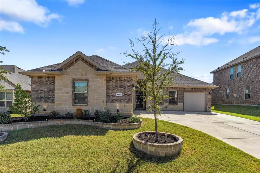 4408 Sugargrove Lane, Arlington, TX 76001