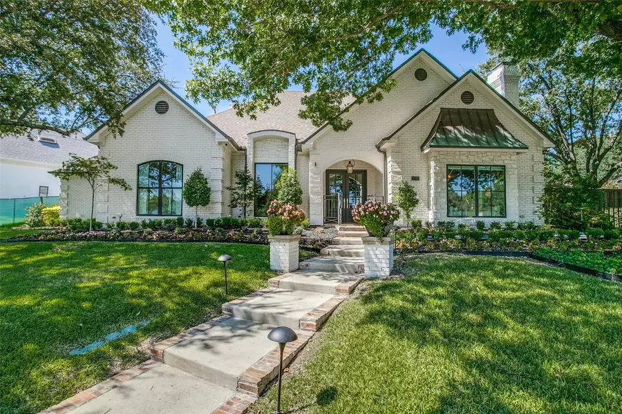 6761 Country Club Circle, Dallas, TX 75214