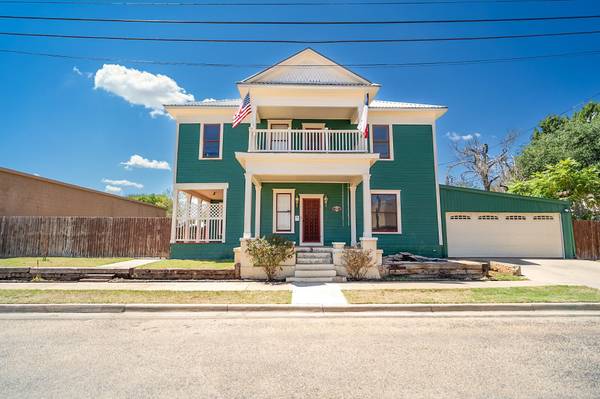 203 Pine Street,  Sweetwater,  TX 79556