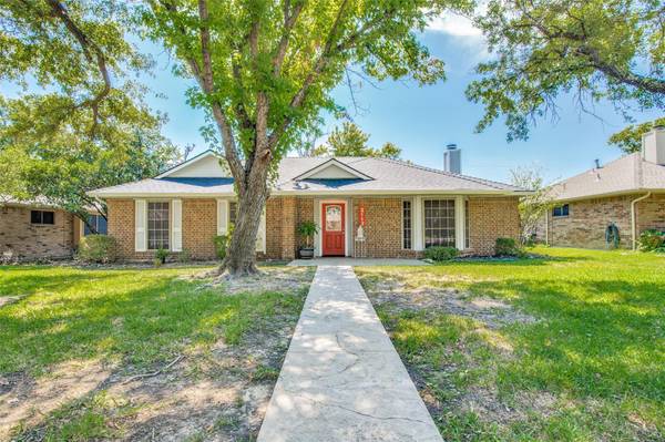 2117 Rockbluff Drive, Rowlett, TX 75088