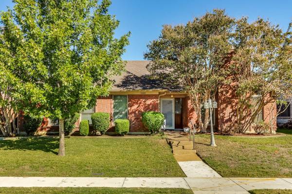 1681 Crosshaven Drive, Lewisville, TX 75077