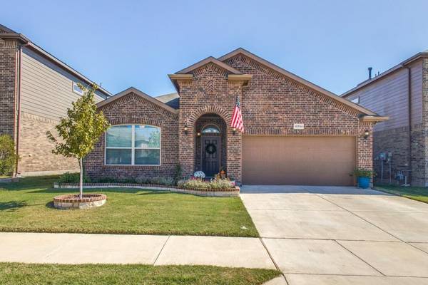 15704 Wheelwright Lane, Fort Worth, TX 76177