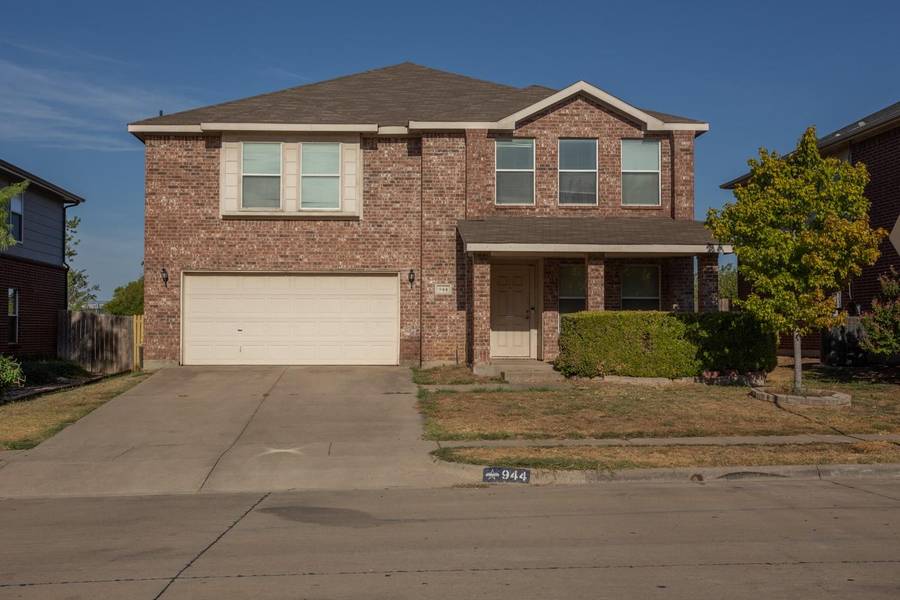 944 Canary Drive, Saginaw, TX 76131