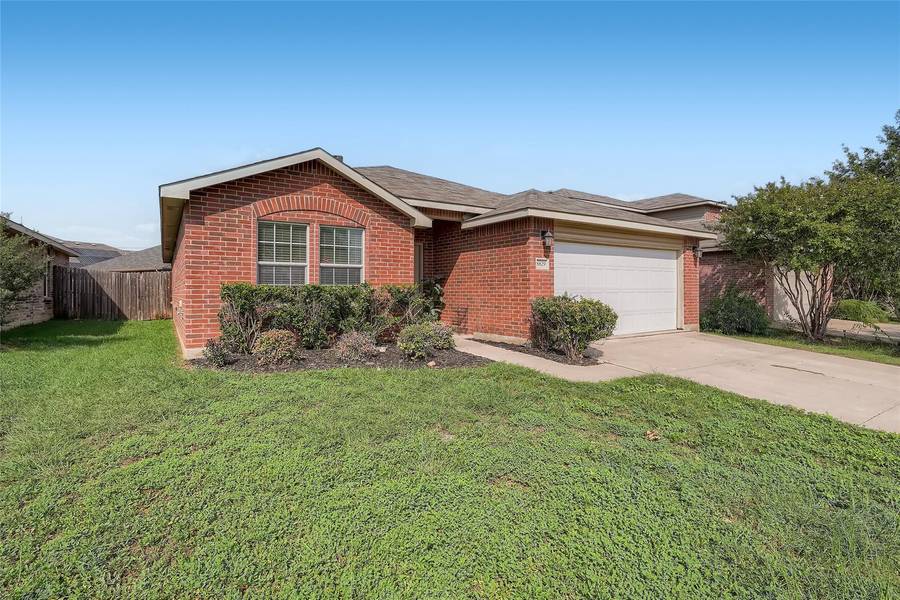 8829 Elk Creek Lane, Fort Worth, TX 76123