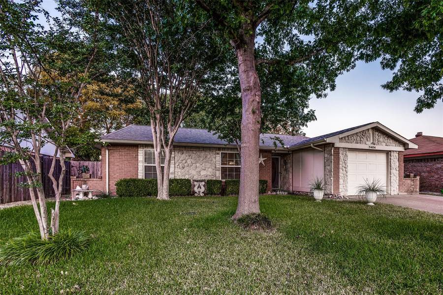 5404 Prince Drive, Lake Dallas, TX 75065