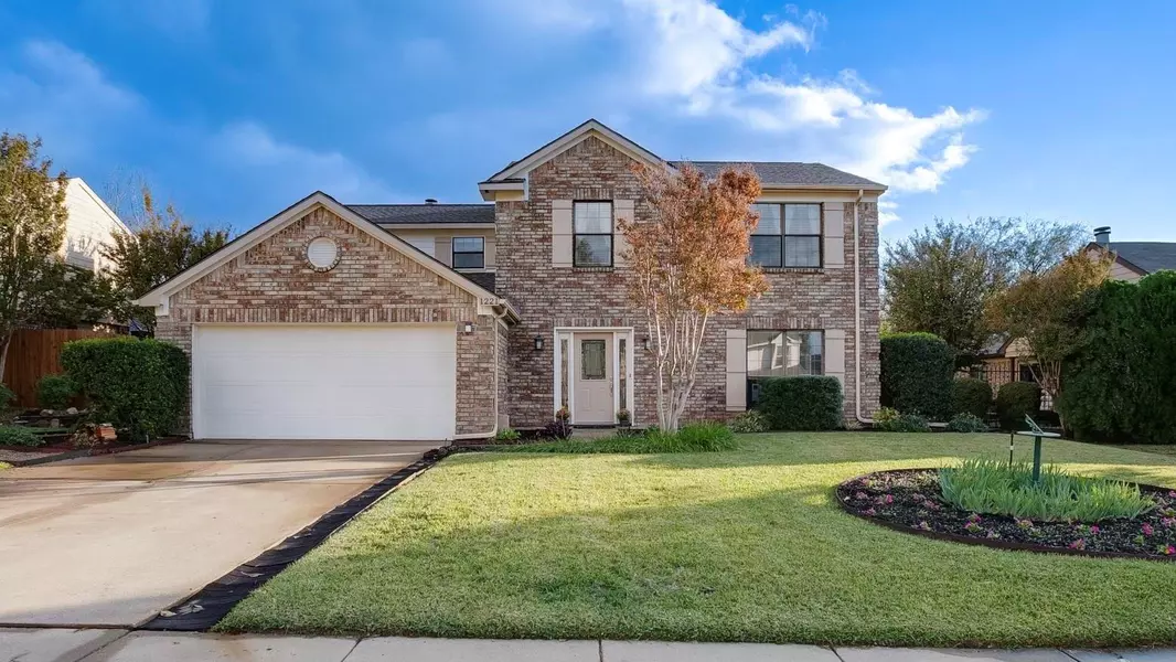 1221 Eaton Lane, Grapevine, TX 76051