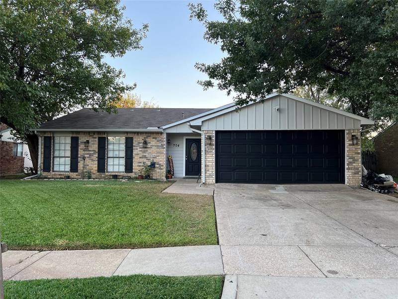 704 Levelland Drive, Arlington, TX 76017